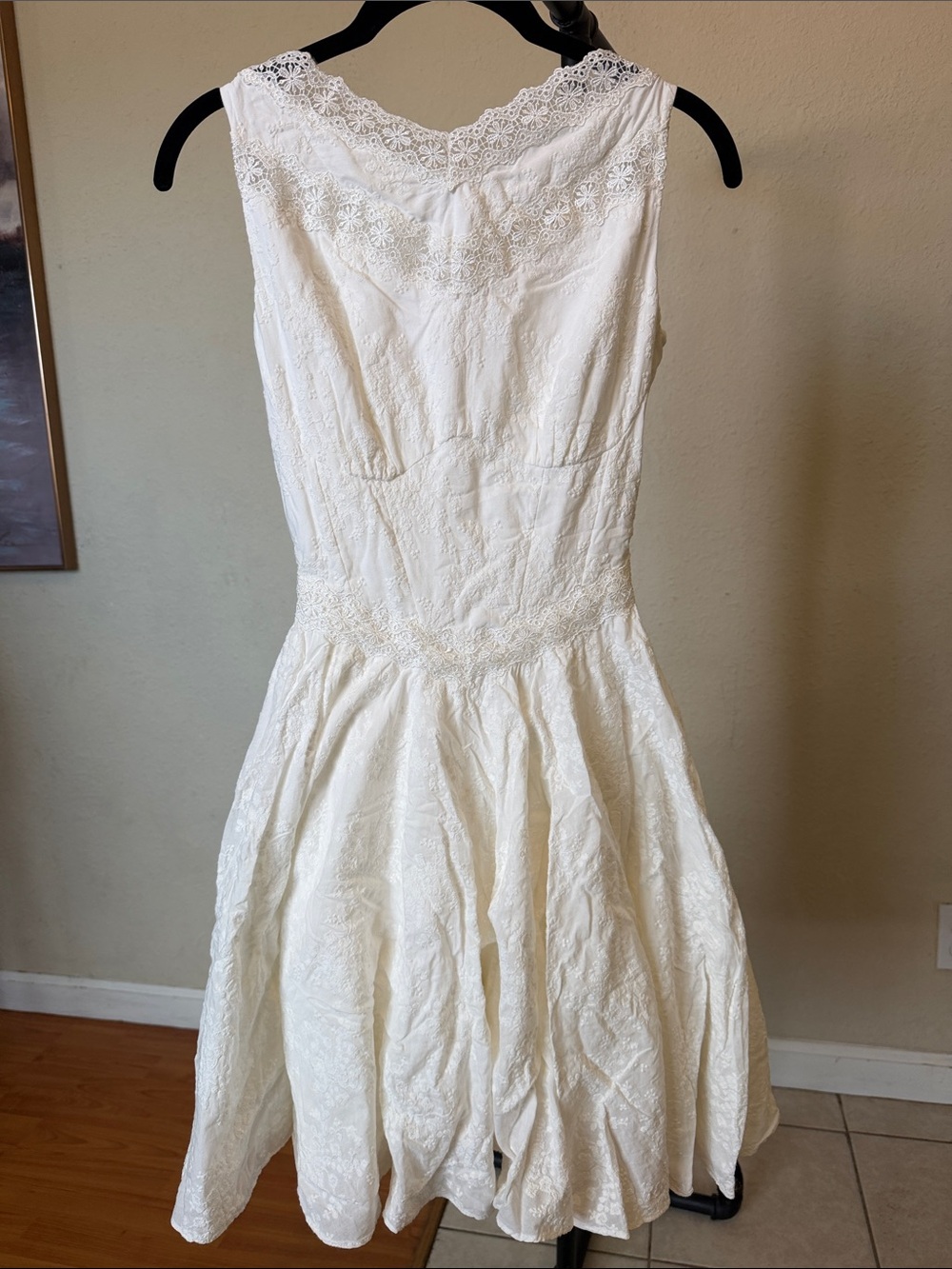 House of CB Scarlett White Embroidered Cotton Lace Trim Mini Dress size XS Long - Picture 6 of 16